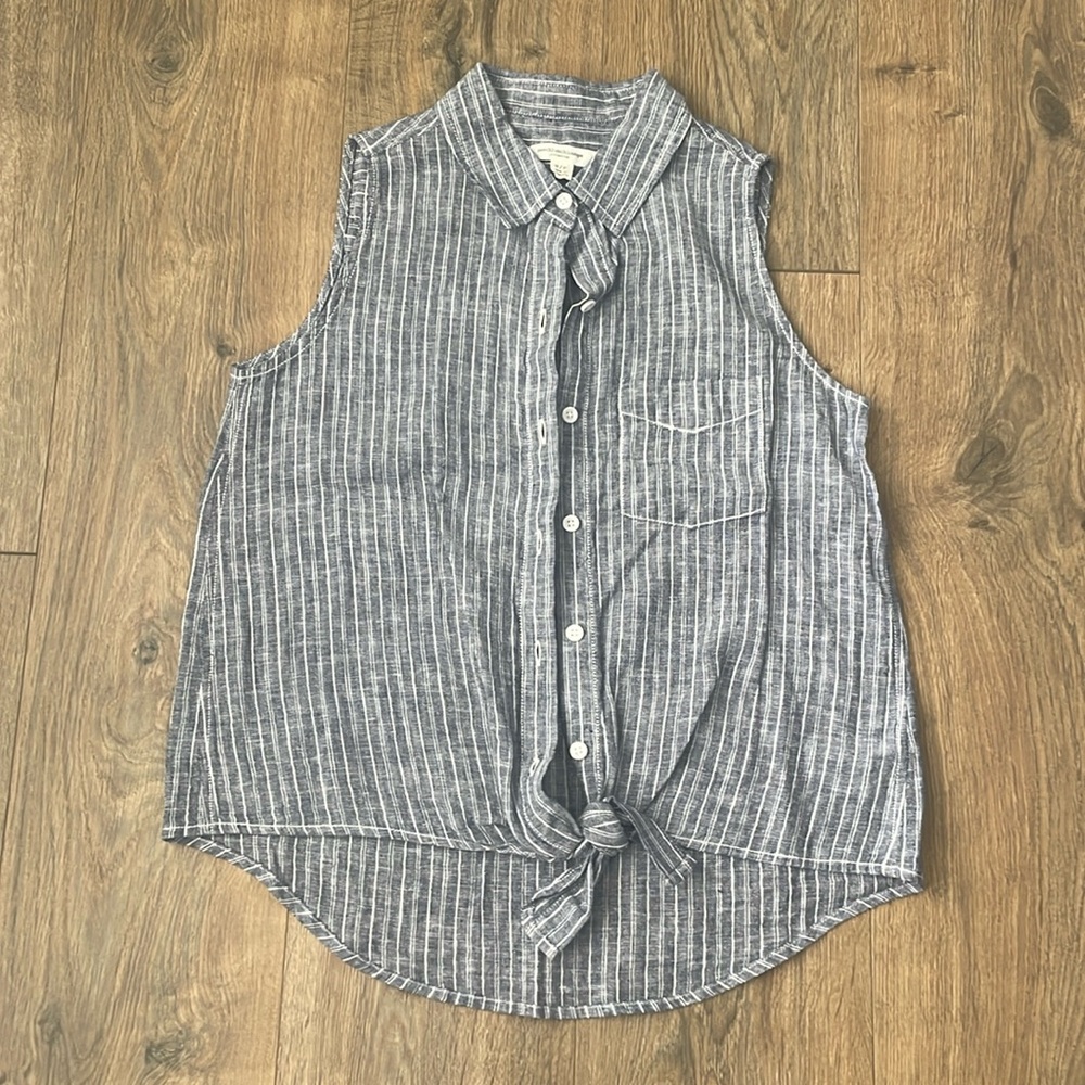 Sleeveless polo shirt